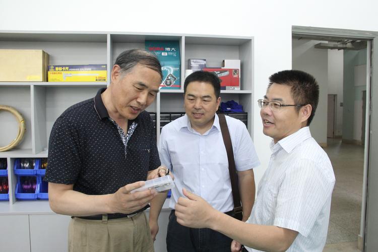 徐州市王杰中学来我校参观交流
